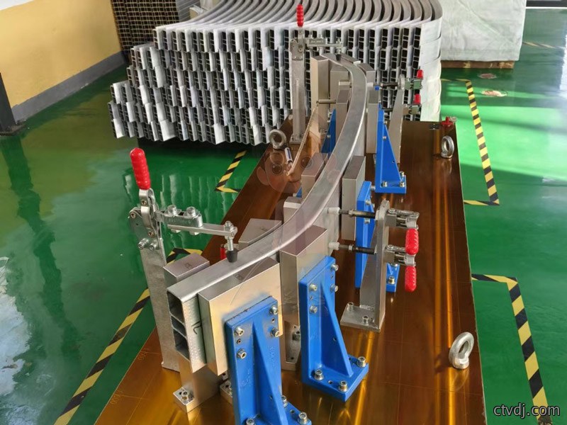 北京工业型材拉弯加工流程:从设计到成型的关键步骤 北京工业型材拉弯加工流程:从设计到成型的关键步骤